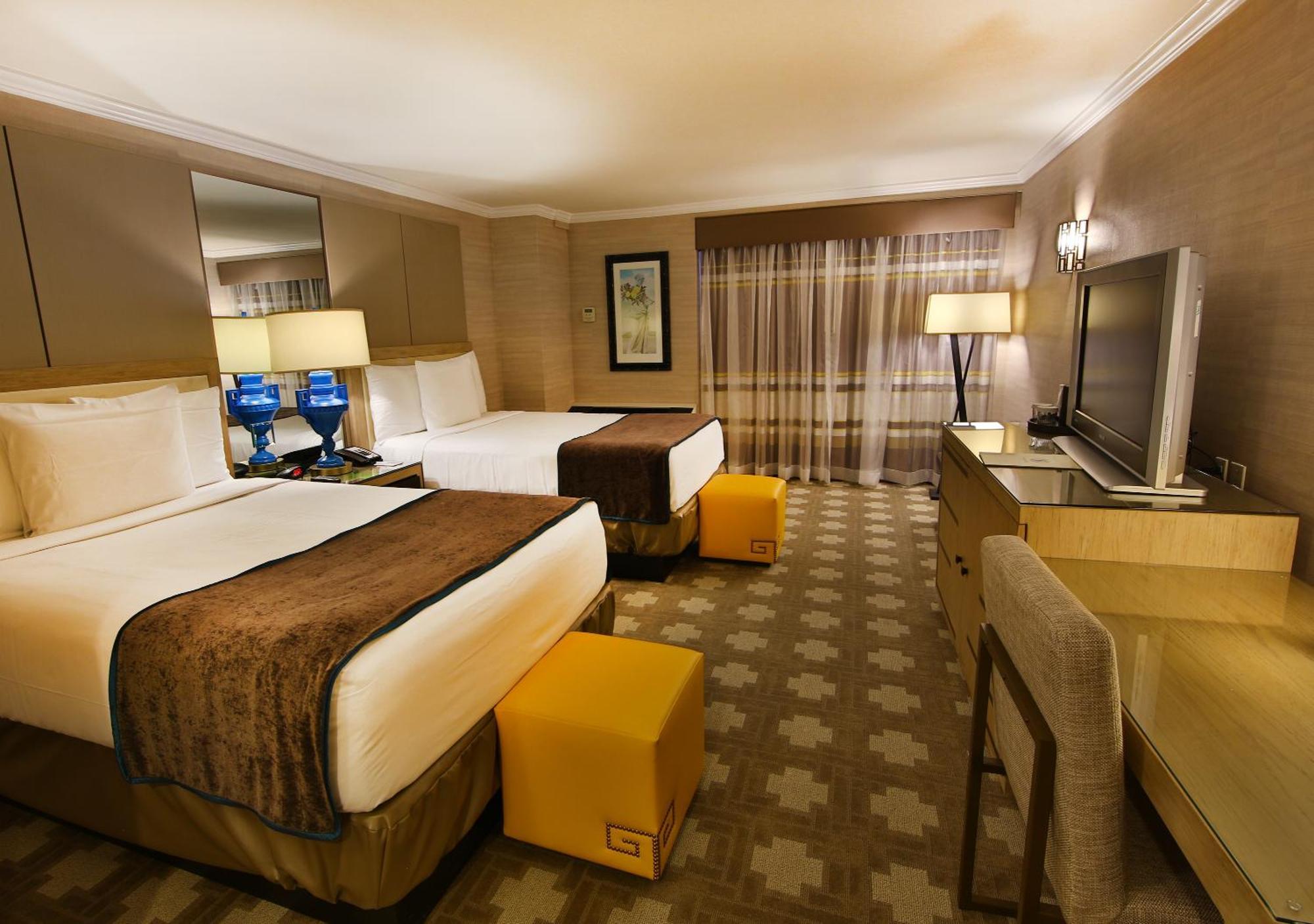 Forum Tower Deluxe Two Double Bed Room Non-Smoking